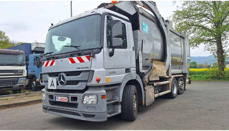 Mercedes-Benz 2532 Actros Überkopflader - Vůz na odvoz odpadků: obrázek 2 Mercedes-Benz 2532 Actros Überkopflader - Vůz na odvoz odpadků: obrázek 2
