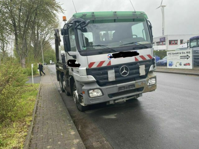 Mercedes-Benz 2641 Absetzer 6x2 Blatt/Luft Klima AHK - Ramenový nosič kontajnerov: obrázek 2 Mercedes-Benz 2641 Absetzer 6x2 Blatt/Luft Klima AHK - Ramenový nosič kontajnerov: obrázek 2