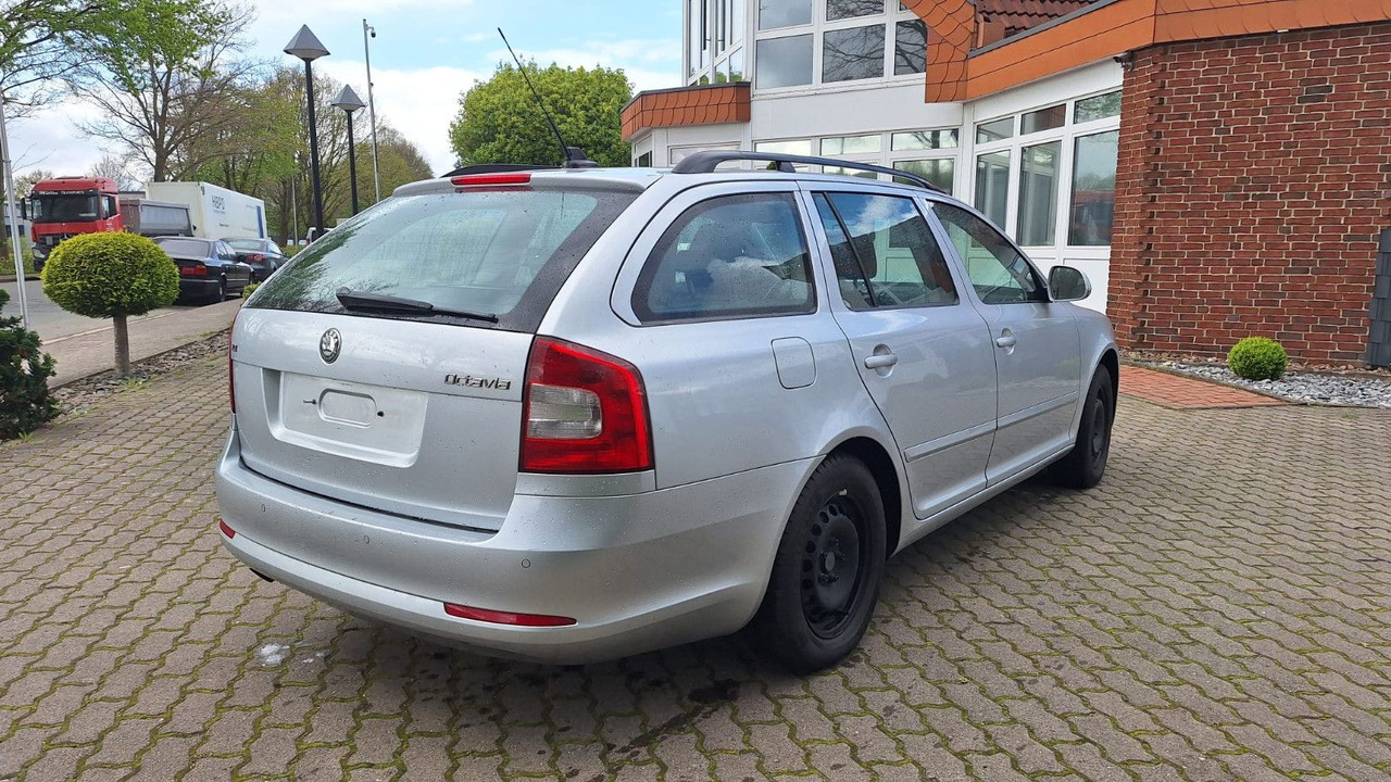 Skoda Octavia - Osobní auto: obrázek 4 Skoda Octavia - Osobní auto: obrázek 4