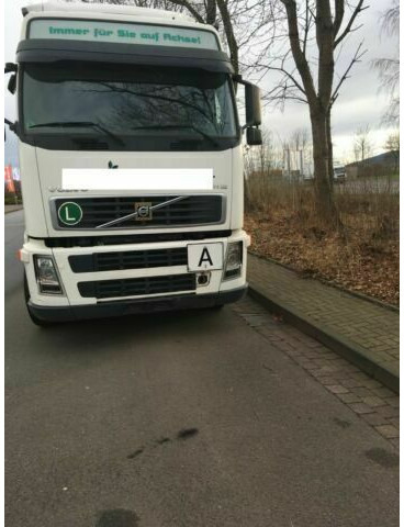 Volvo FH12-420 G.Haus 2xBett Klima Schaltgetriebe Reta - Hákový nosič kontejnerů: obrázek 3 Volvo FH12-420 G.Haus 2xBett Klima Schaltgetriebe Reta - Hákový nosič kontejnerů: obrázek 3