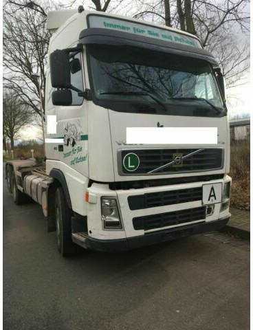 Volvo FH12-420 G.Haus 2xBett Klima Schaltgetriebe Reta - Hákový nosič kontejnerů: obrázek 2 Volvo FH12-420 G.Haus 2xBett Klima Schaltgetriebe Reta - Hákový nosič kontejnerů: obrázek 2