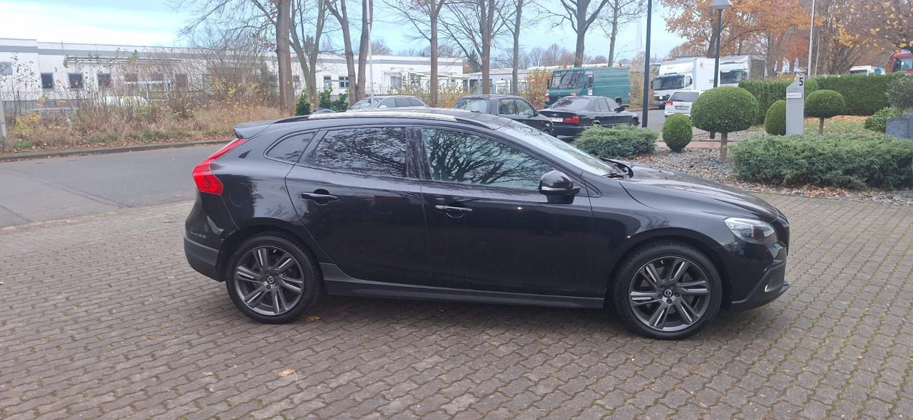 Volvo V40 Cross Country You! - SUV: obrázek 3 Volvo V40 Cross Country You! - SUV: obrázek 3