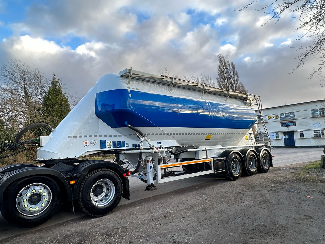 2013 Feldbinder Powder Tanker - Silo cisterna: obrázek 1 2013 Feldbinder Powder Tanker - Silo cisterna: obrázek 1