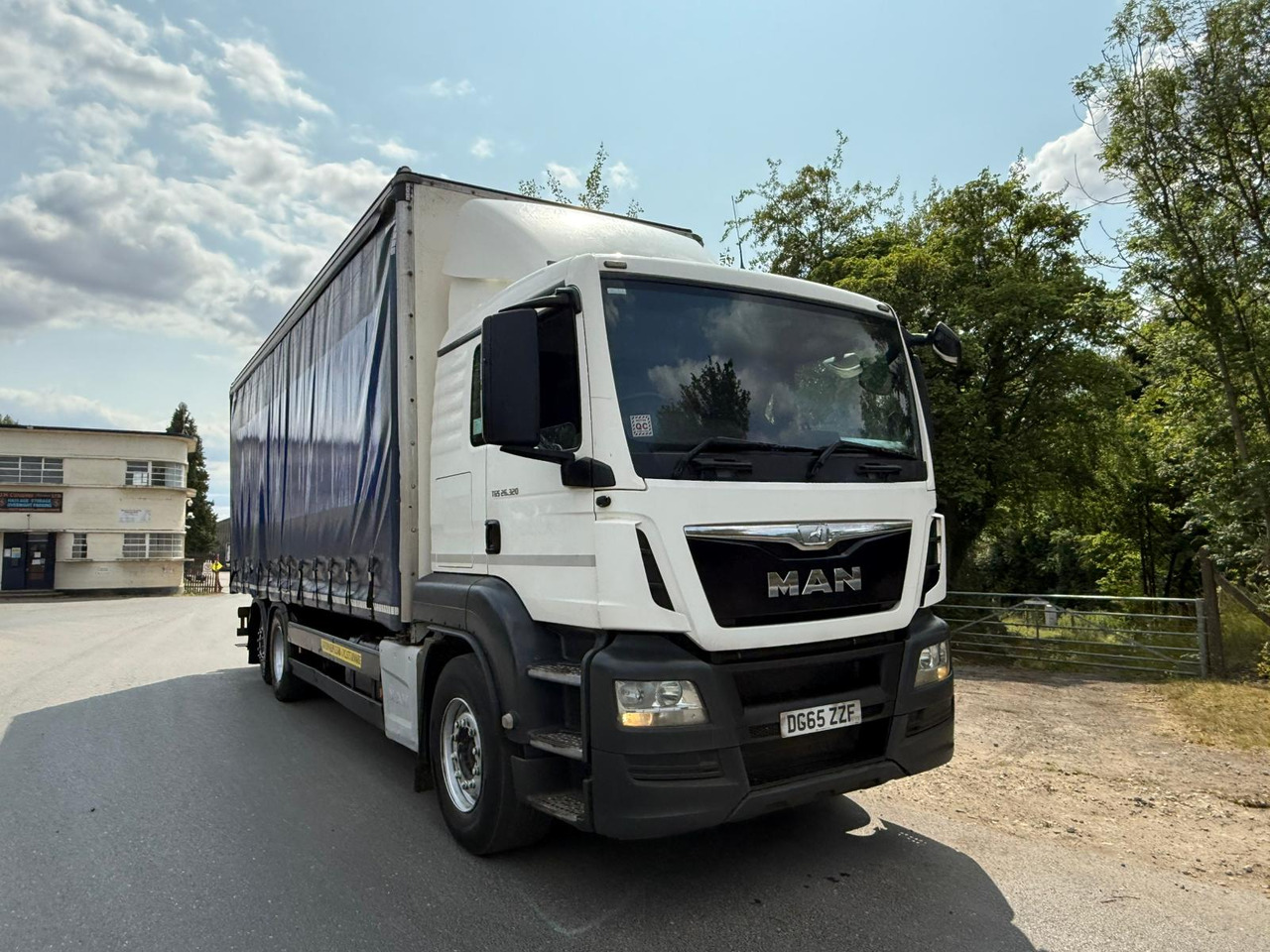 2015 MAN TGS 26 Curtainside Truck - Plachtový nákladní auto: obrázek 2 2015 MAN TGS 26 Curtainside Truck - Plachtový nákladní auto: obrázek 2