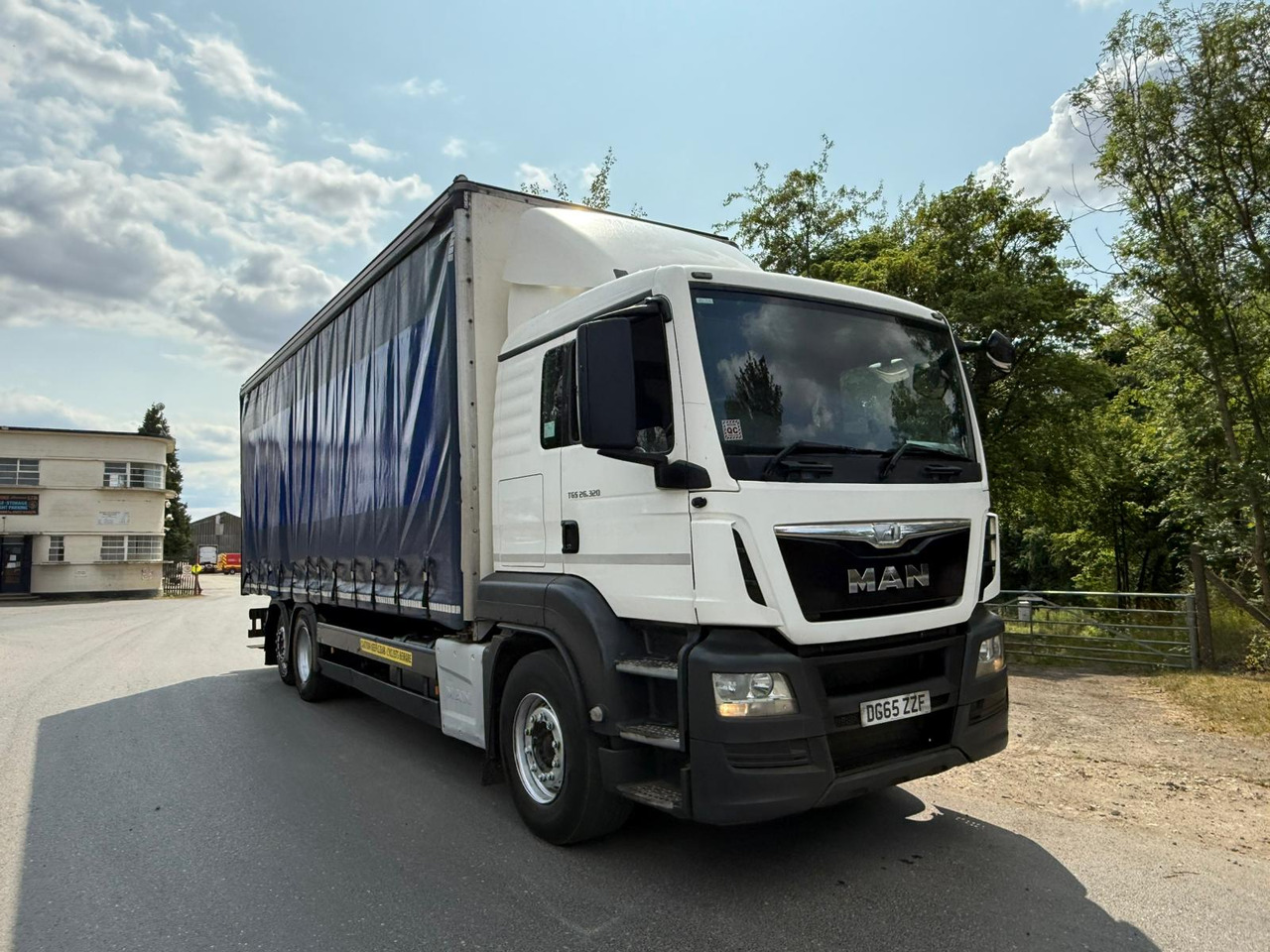 2015 MAN TGS 26 Curtainside Truck - Plachtový nákladní auto: obrázek 1 2015 MAN TGS 26 Curtainside Truck - Plachtový nákladní auto: obrázek 1