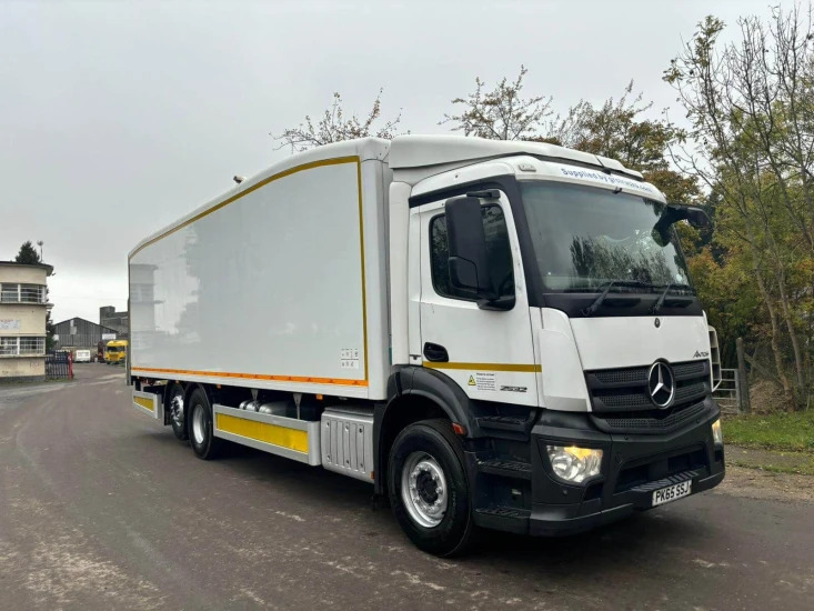 2015 Mercedes Axor 2532 Refrigerated Truck SSJ Axor - Chladírenský nákladní automobil: obrázek 5 2015 Mercedes Axor 2532 Refrigerated Truck SSJ Axor - Chladírenský nákladní automobil: obrázek 5