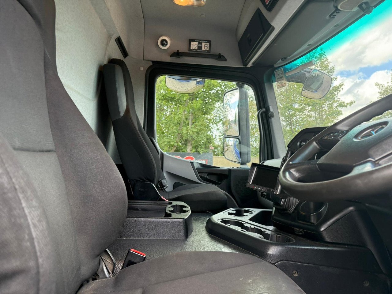 Skříňový nákladní auto 2016 Mercedes Antos 1824 Rigid Truck: obrázek 26