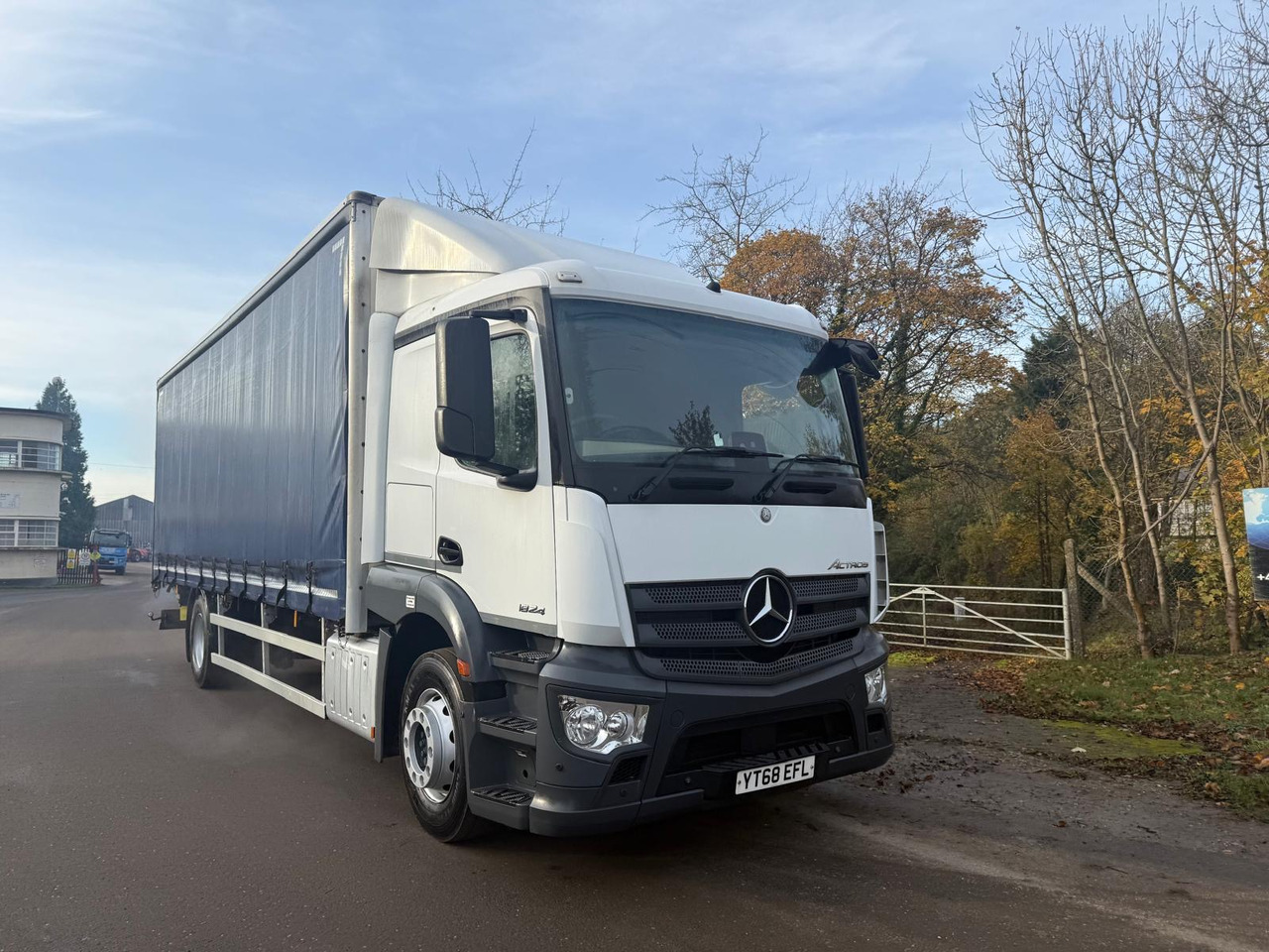 2018 Mercedes Actros 1824 Curtainside Truck - Plachtový nákladní auto: obrázek 4 2018 Mercedes Actros 1824 Curtainside Truck - Plachtový nákladní auto: obrázek 4