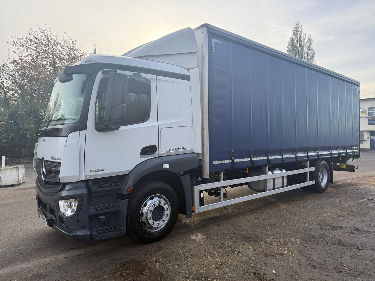 2018 Mercedes Actros 1824 Curtainside Truck - Plachtový nákladní auto: obrázek 2 2018 Mercedes Actros 1824 Curtainside Truck - Plachtový nákladní auto: obrázek 2