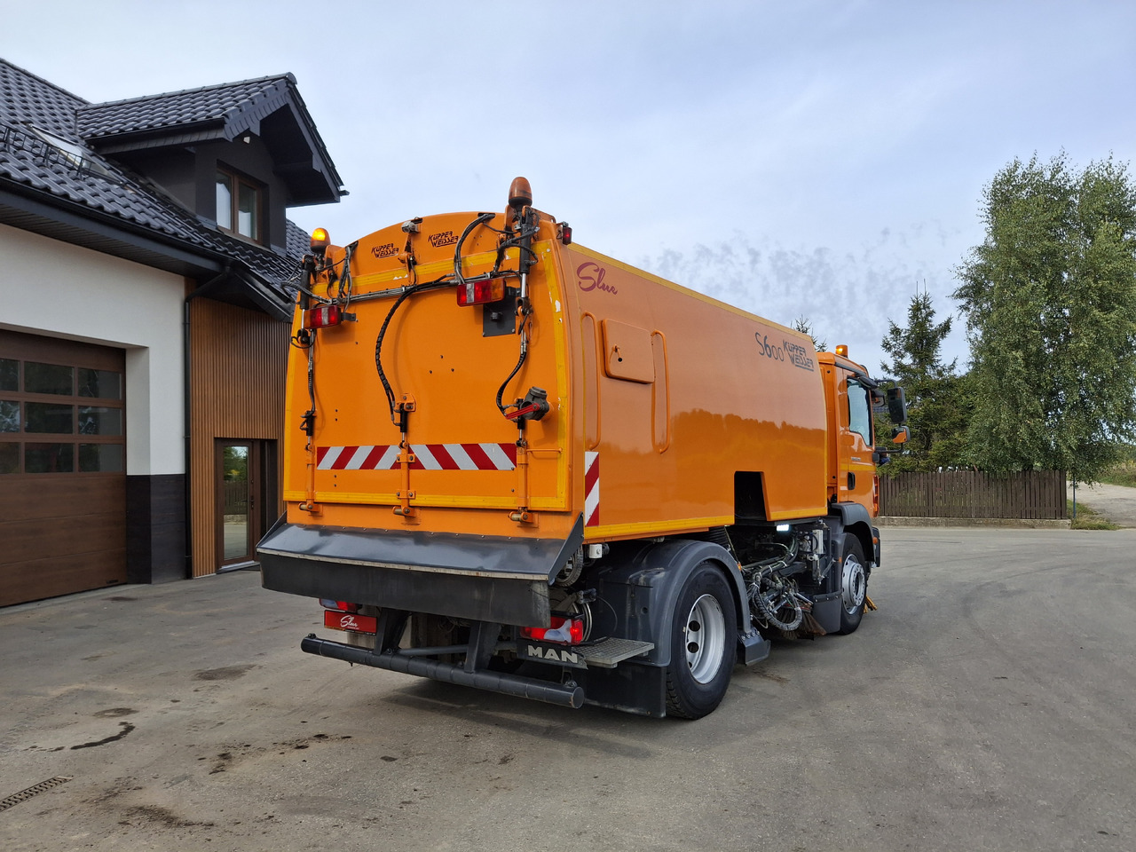 MAN TGM 18.250 Zamiatarka Kupper Weisser BROCK 2 Motoren Szczotki L/R PM10 Odchwaszczarka - Zametací vůz: obrázek 5 MAN TGM 18.250 Zamiatarka Kupper Weisser BROCK 2 Motoren Szczotki L/R PM10 Odchwaszczarka - Zametací vůz: obrázek 5