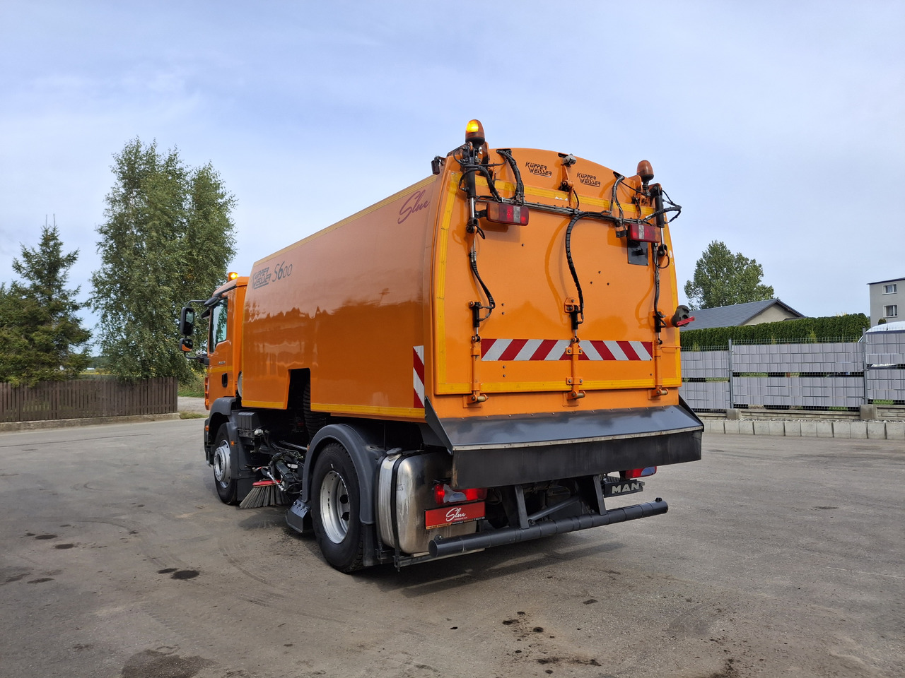 MAN TGM 18.250 Zamiatarka Kupper Weisser BROCK 2 Motoren Szczotki L/R PM10 Odchwaszczarka - Zametací vůz: obrázek 4 MAN TGM 18.250 Zamiatarka Kupper Weisser BROCK 2 Motoren Szczotki L/R PM10 Odchwaszczarka - Zametací vůz: obrázek 4