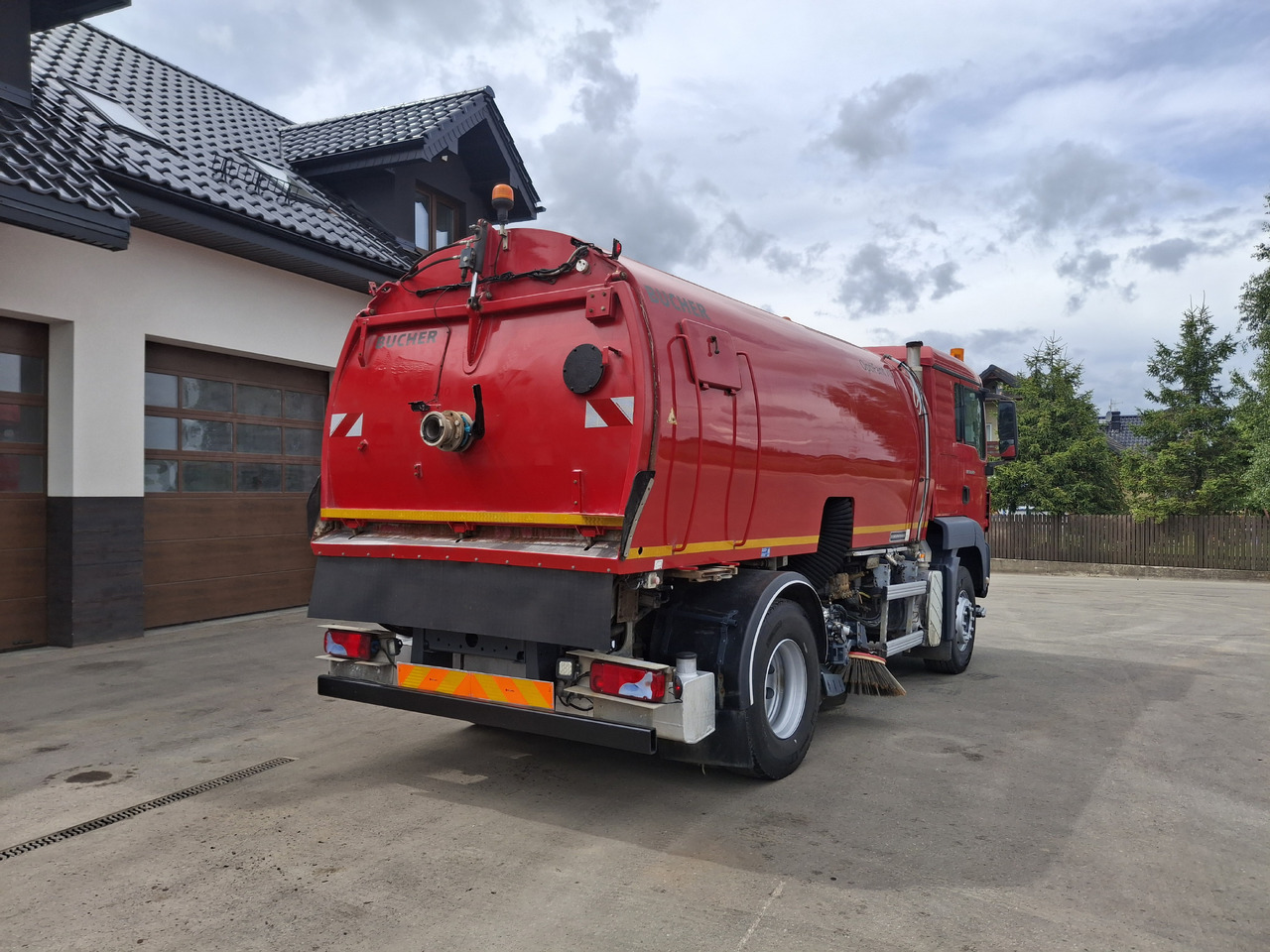MAN TGS 18.320 Zamiatarka Kehrmaschine BUCHER 2 Motoren Karcher Szczotki L/R - Zametací vůz: obrázek 5 MAN TGS 18.320 Zamiatarka Kehrmaschine BUCHER 2 Motoren Karcher Szczotki L/R - Zametací vůz: obrázek 5