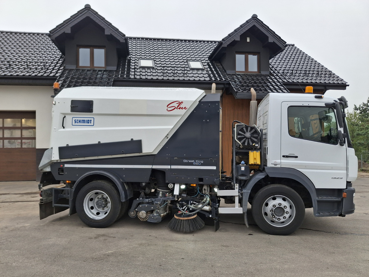 MERCEDES-BENZ Atego 1523 Zamiatarka Kehrmaschine Schmidt Street King 660 Euro 6 PM10 2 Motoren Szczotki L/R 2016r - Zametací vůz: obrázek 5 MERCEDES-BENZ Atego 1523 Zamiatarka Kehrmaschine Schmidt Street King 660 Euro 6 PM10 2 Motoren Szczotki L/R 2016r - Zametací vůz: obrázek 5