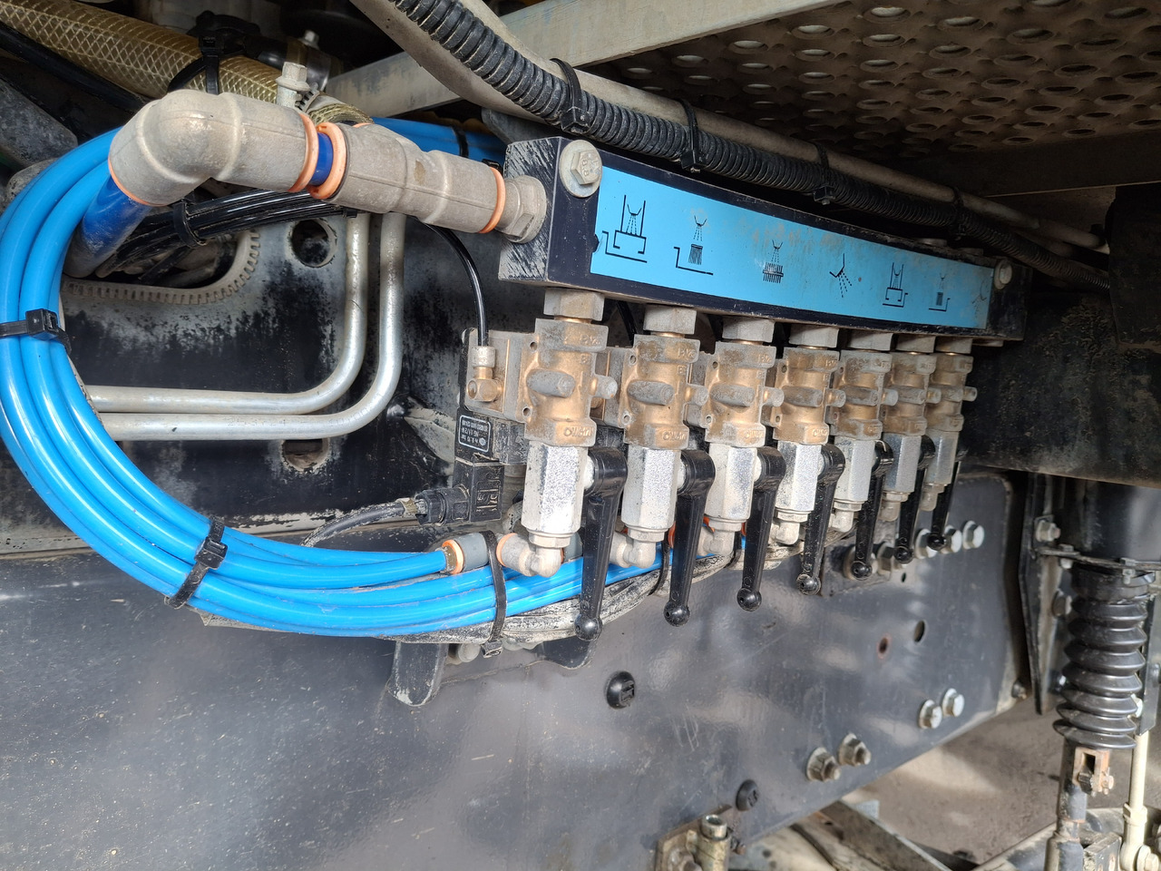 Zametací vůz RENAULT C280 SEMAT ZOELLER Zamiatarka Kehrmaschine Euro 6 PM Karcher L/R 2 Motoren 2018r Hochdruckreinigung: obrázek 15