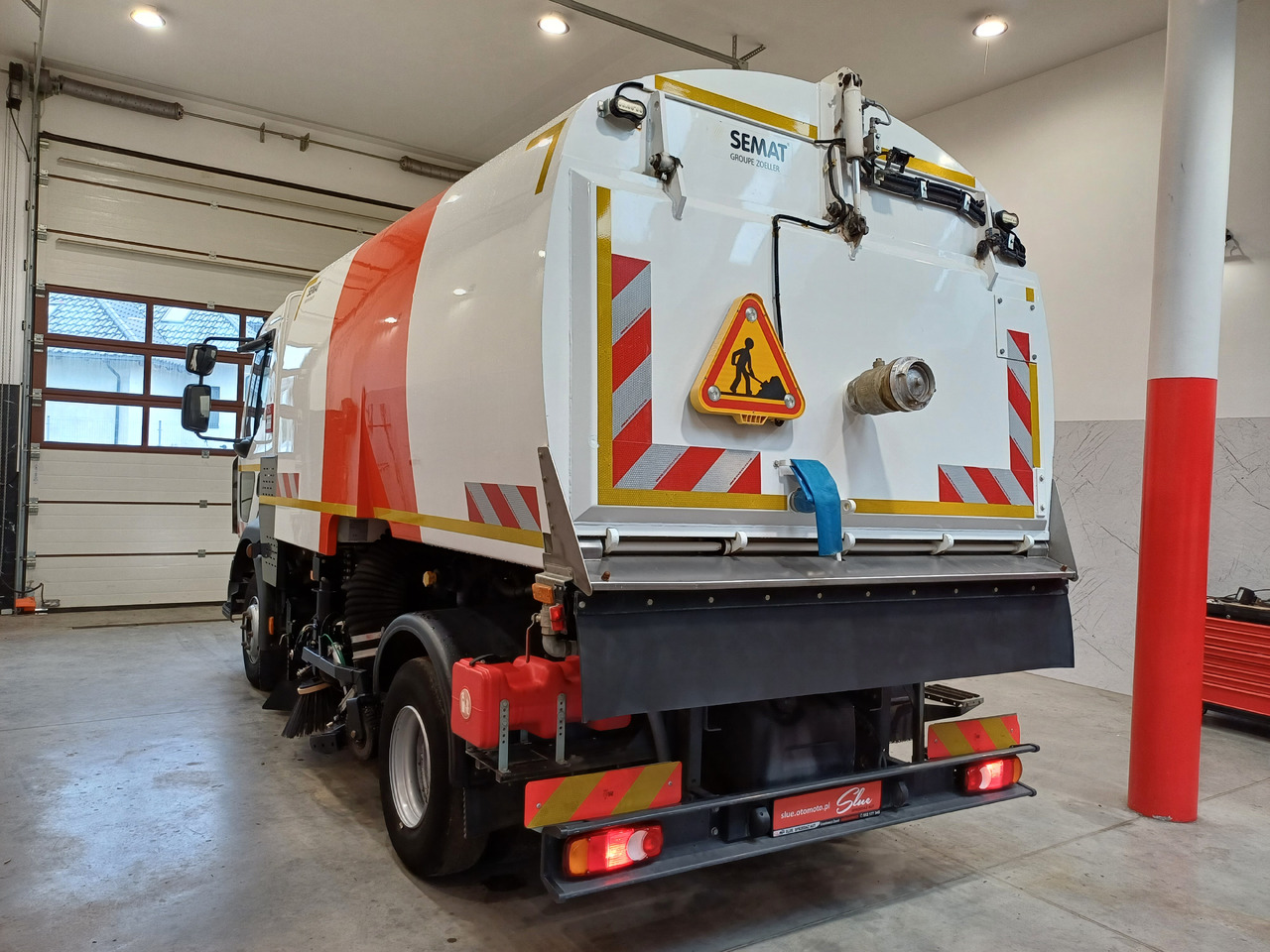 RENAULT D12 Zamiatarka Kehrmaschine 2 Motoren SEMAT Zoeller Szczotki L/R Euro 6 PM10 2017r - Zametací vůz: obrázek 3 RENAULT D12 Zamiatarka Kehrmaschine 2 Motoren SEMAT Zoeller Szczotki L/R Euro 6 PM10 2017r - Zametací vůz: obrázek 3