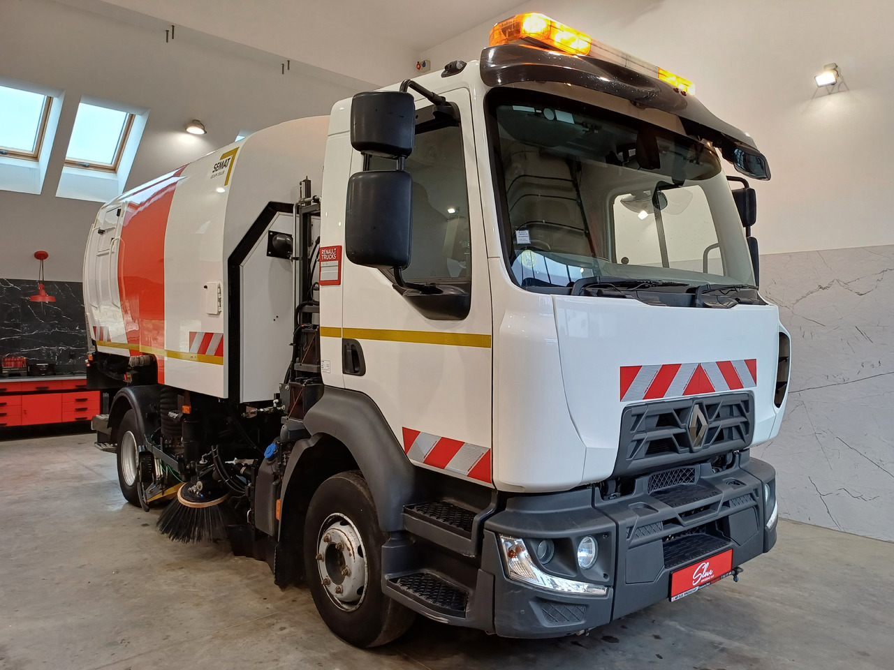 RENAULT D12 Zamiatarka Kehrmaschine 2 Motoren SEMAT Zoeller Szczotki L/R Euro 6 PM10 2017r - Zametací vůz: obrázek 1 RENAULT D12 Zamiatarka Kehrmaschine 2 Motoren SEMAT Zoeller Szczotki L/R Euro 6 PM10 2017r - Zametací vůz: obrázek 1