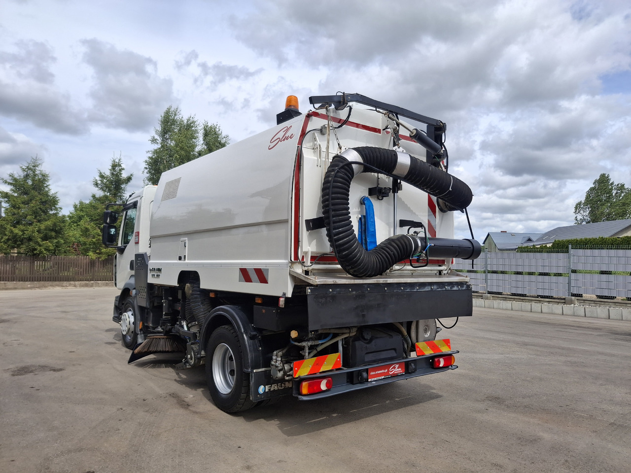 RENAULT D16 Zamiatarka Kehrmaschine FAUN Euro 6 PM10 Szczotki L/R Karcher Rura Do Liści 2 Motoren - Zametací vůz: obrázek 3 RENAULT D16 Zamiatarka Kehrmaschine FAUN Euro 6 PM10 Szczotki L/R Karcher Rura Do Liści 2 Motoren - Zametací vůz: obrázek 3