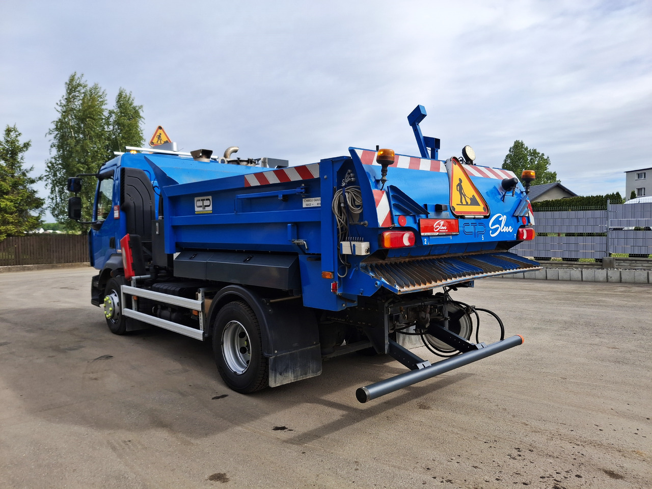 Renault D16 - Rozstřikovač živic: obrázek 2 Renault D16 - Rozstřikovač živic: obrázek 2