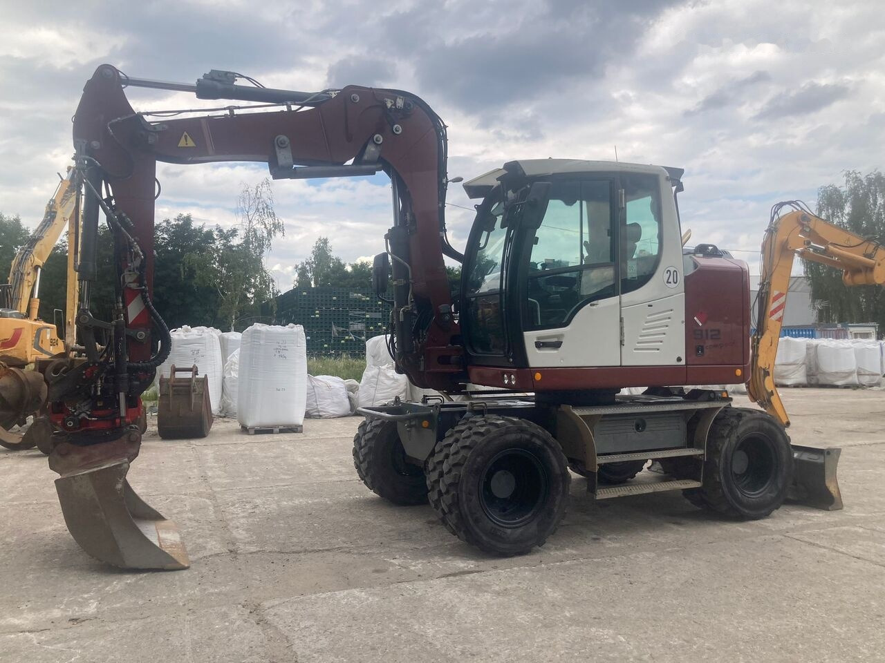 Liebherr A 912 Compact Rotator R4 - Kolesové rýpadlo: obrázek 2 Liebherr A 912 Compact Rotator R4 - Kolesové rýpadlo: obrázek 2