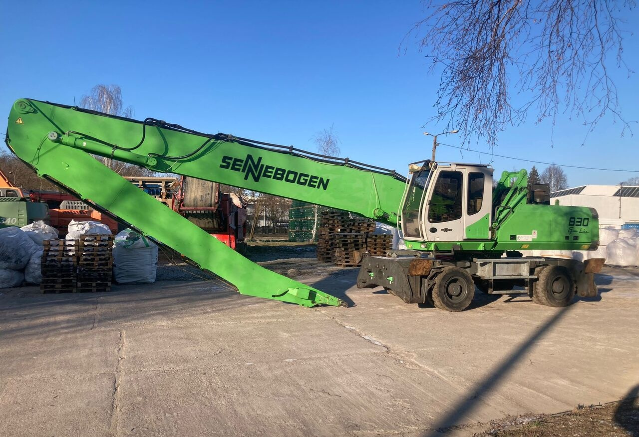 Sennebogen 830 - Překládkové rypadlo: obrázek 2 Sennebogen 830 - Překládkové rypadlo: obrázek 2
