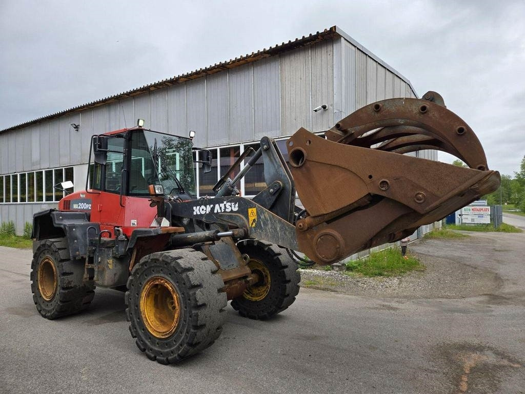 Komatsu WA200PZ-6 - Kolový nakladač: obrázek 4 Komatsu WA200PZ-6 - Kolový nakladač: obrázek 4