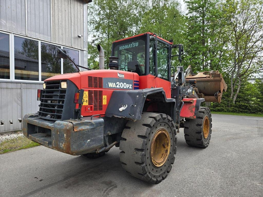 Komatsu WA200PZ-6 - Kolový nakladač: obrázek 3 Komatsu WA200PZ-6 - Kolový nakladač: obrázek 3