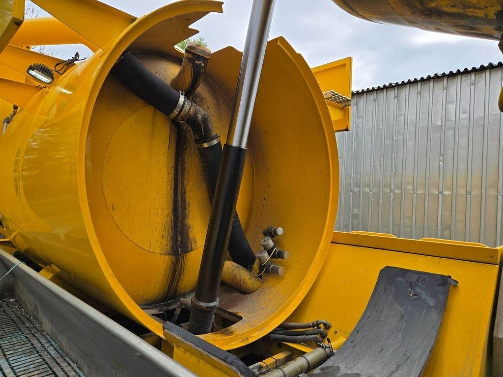 Scania R420 6X2 ADR AMPHITECH VORTEX 13m³ - Čistič odpadových jam: obrázek 4 Scania R420 6X2 ADR AMPHITECH VORTEX 13m³ - Čistič odpadových jam: obrázek 4