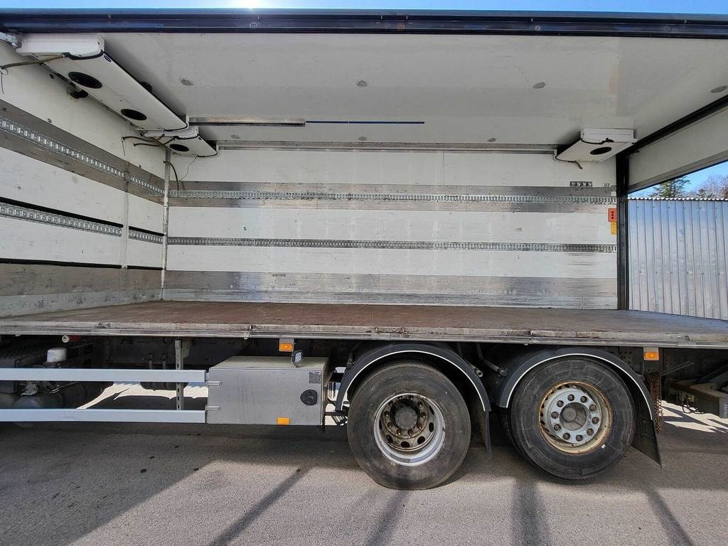 Volvo FM410 6X2 CARRIER SIDEOPENING  - Chladírenský nákladní automobil: obrázek 2 Volvo FM410 6X2 CARRIER SIDEOPENING  - Chladírenský nákladní automobil: obrázek 2