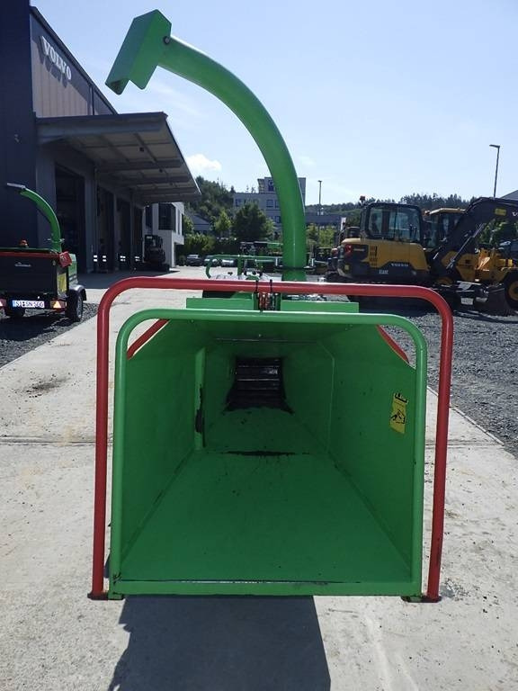 Greenmech SafeTrak STC 16-23 - Štěpkovač: obrázek 2 Greenmech SafeTrak STC 16-23 - Štěpkovač: obrázek 2