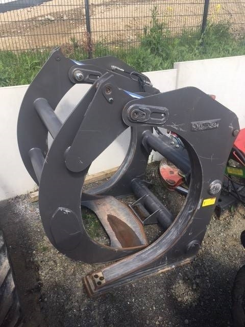 Volvo Holzgreifer Mod. 80832 für Radlader - Drapák pro Stavební technika: obrázek 1 Volvo Holzgreifer Mod. 80832 für Radlader - Drapák pro Stavební technika: obrázek 1