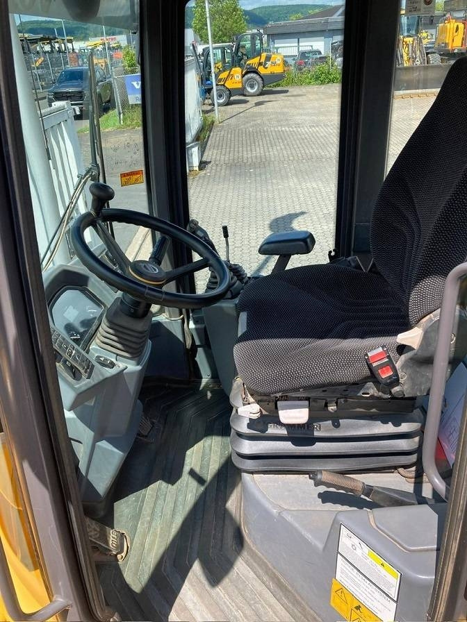 Volvo L 30 G - Kolový nakladač: obrázek 5 Volvo L 30 G - Kolový nakladač: obrázek 5