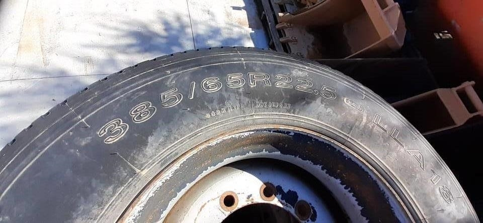 Bridgestone 385/65R22.5 - Pneumatiky pro Stavební technika: obrázek 1 Bridgestone 385/65R22.5 - Pneumatiky pro Stavební technika: obrázek 1