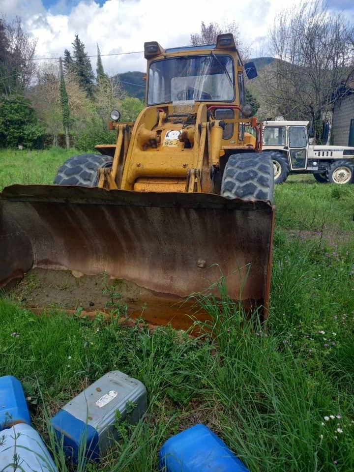 CAT 950 C - Kolový nakladač: obrázek 2 CAT 950 C - Kolový nakladač: obrázek 2
