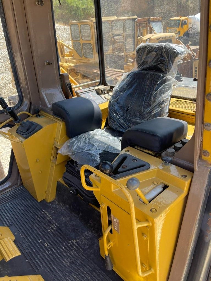 Pásový nakladač CAT 963B: obrázek 22