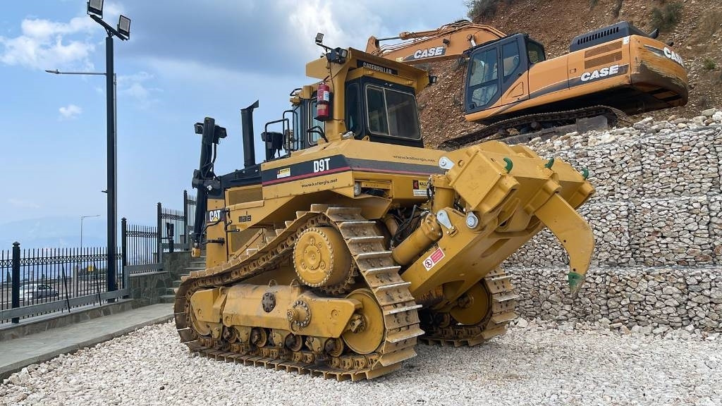 CAT D 9 N - Buldozer: obrázek 1 CAT D 9 N - Buldozer: obrázek 1