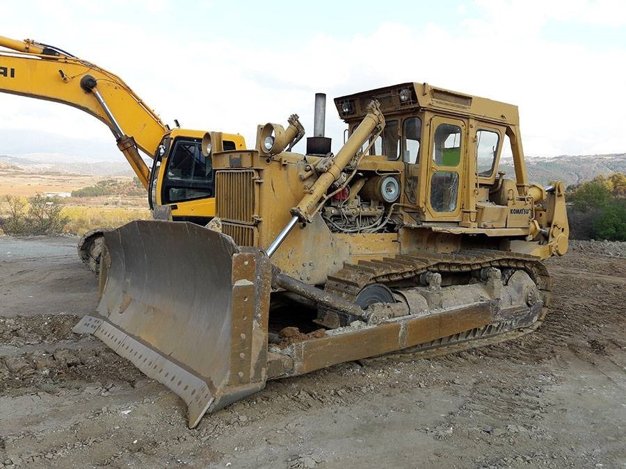 Komatsu D 155 A-1 - Buldozer: obrázek 1 Komatsu D 155 A-1 - Buldozer: obrázek 1