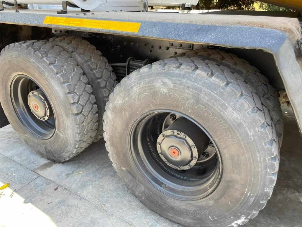 Autodomíchávač Mercedes-Benz 3229 V8 8X4: obrázek 9