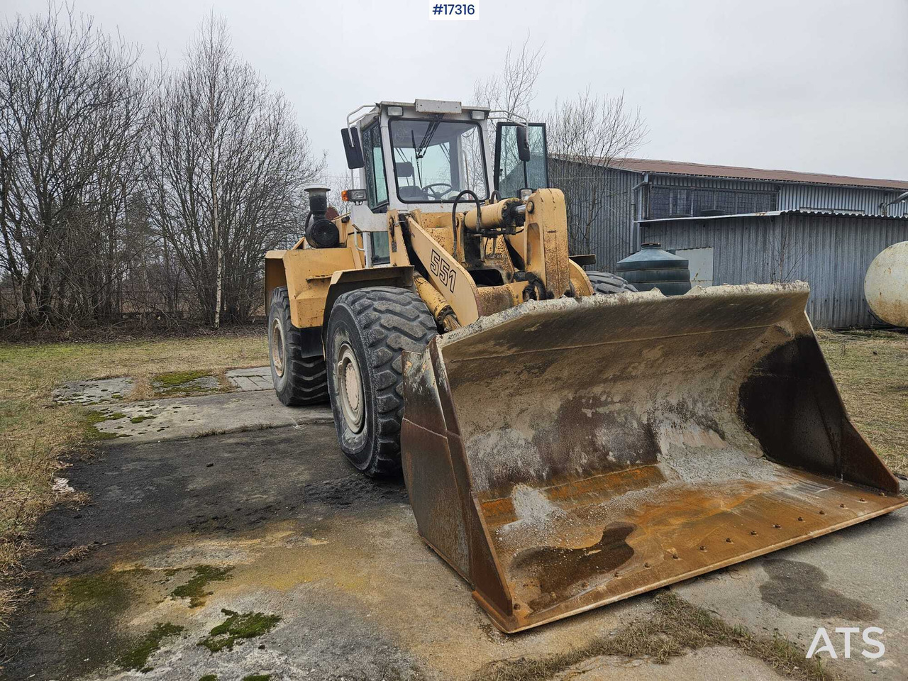 LIEBHERR L551 wheel loader (1995) - Kolový nakladač: obrázek 3 LIEBHERR L551 wheel loader (1995) - Kolový nakladač: obrázek 3