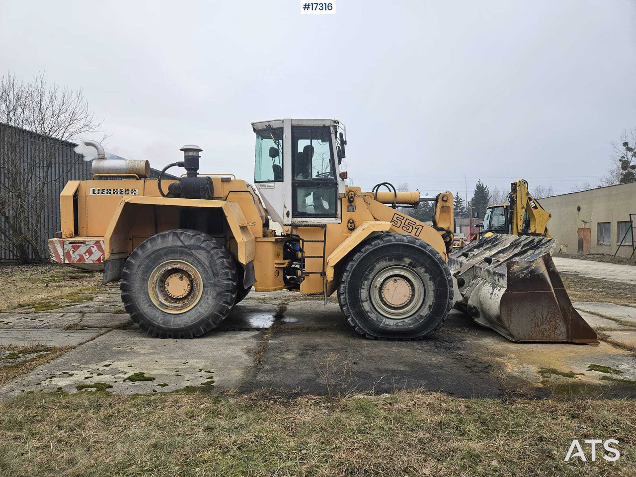 LIEBHERR L551 wheel loader (1995) - Kolový nakladač: obrázek 5 LIEBHERR L551 wheel loader (1995) - Kolový nakladač: obrázek 5