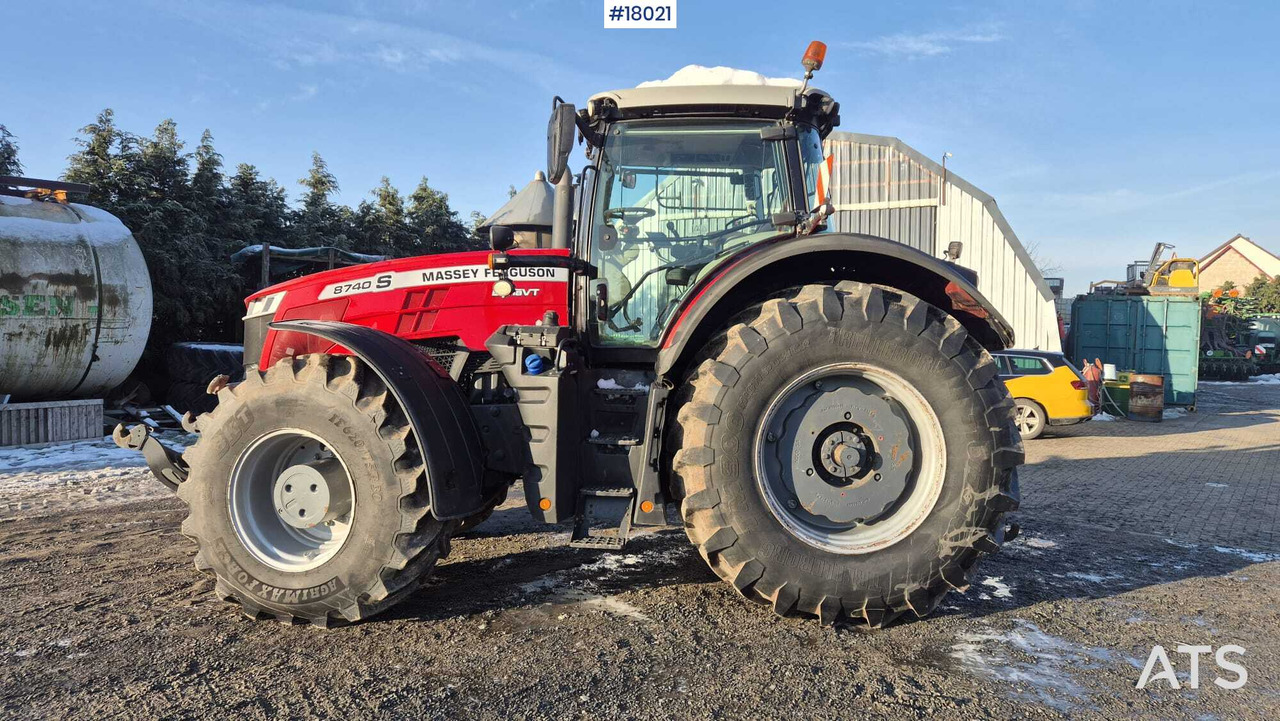 Massey Ferguson 8740S agricultural tractor (2019) - Traktor: obrázek 5 Massey Ferguson 8740S agricultural tractor (2019) - Traktor: obrázek 5