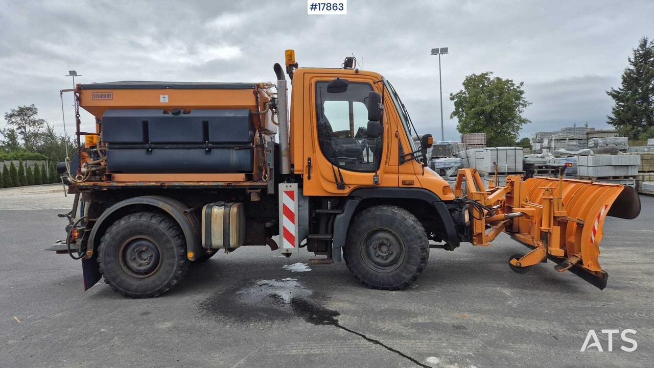 Płógopiaskarka Mercedes-Benz UNIMOG U300 (2001) - Vozidlo pro zimní údržbu: obrázek 4 Płógopiaskarka Mercedes-Benz UNIMOG U300 (2001) - Vozidlo pro zimní údržbu: obrázek 4