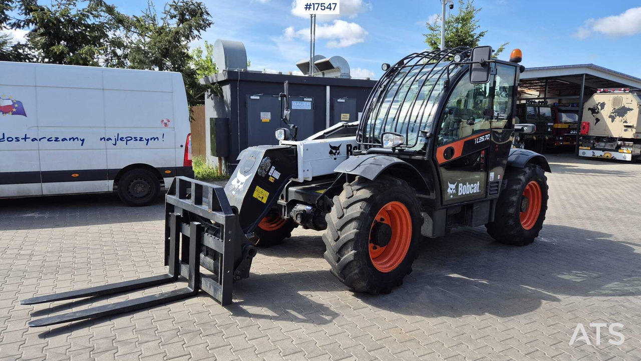 Telescopic wheel loaders BOBCAT TL35-70 (2018) - Teleskopický manipulátor: obrázek 1 Telescopic wheel loaders BOBCAT TL35-70 (2018) - Teleskopický manipulátor: obrázek 1