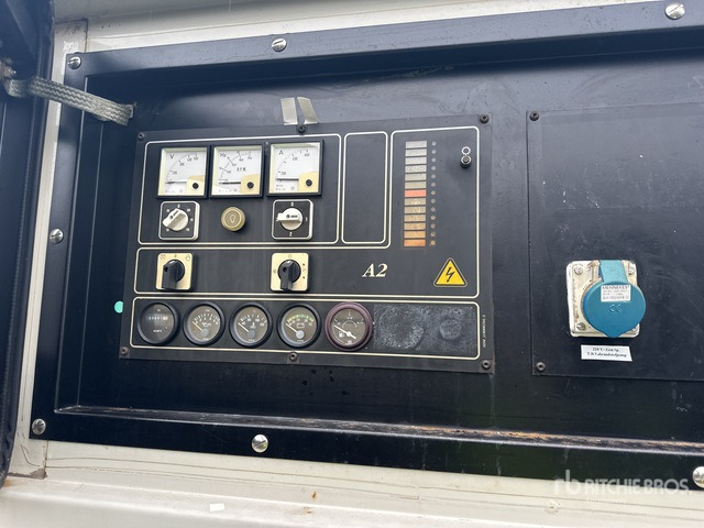 1998 Sdmo GS400 IV A 400 kVA Generator Set - Elektrický generátor: obrázek 5 1998 Sdmo GS400 IV A 400 kVA Generator Set - Elektrický generátor: obrázek 5