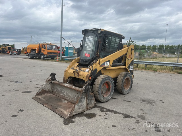 2004 Cat 246B (Inoperable) Skid Steer Loader - Smykový nakladač: obrázek 1 2004 Cat 246B (Inoperable) Skid Steer Loader - Smykový nakladač: obrázek 1