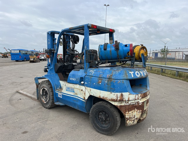 2008 Toyota 02-7FGA45 Forklift - Vysokozdvižný vozík: obrázek 4 2008 Toyota 02-7FGA45 Forklift - Vysokozdvižný vozík: obrázek 4