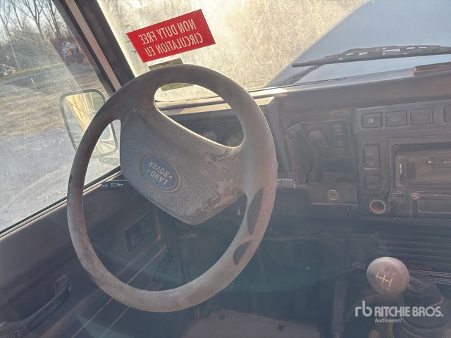 2010 Land Rover Defender (Inoperable) SUV - SUV: obrázek 5 2010 Land Rover Defender (Inoperable) SUV - SUV: obrázek 5