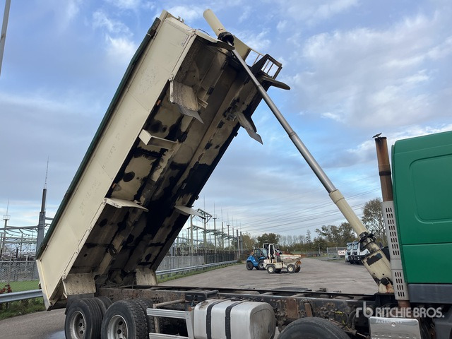 2010 Volvo FM420 8x4 Twin-Steer Sleeper Quad/A Dump Truck - Sklápěč: obrázek 4 2010 Volvo FM420 8x4 Twin-Steer Sleeper Quad/A Dump Truck - Sklápěč: obrázek 4