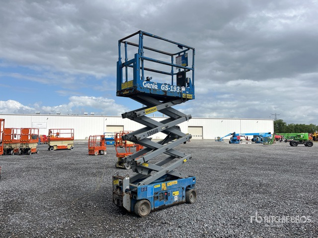 2015 Genie GS-1932 Electric Scissor Lift - Nůžková plošina: obrázek 4 2015 Genie GS-1932 Electric Scissor Lift - Nůžková plošina: obrázek 4