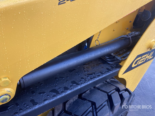 2020 Gehl R165 Two-Speed High Flow Skid Steer Loader - Smykový nakladač: obrázek 5 2020 Gehl R165 Two-Speed High Flow Skid Steer Loader - Smykový nakladač: obrázek 5