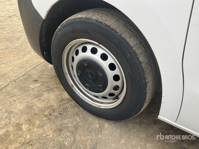 2023 Opel Vivaro Passenger Van - Minibus, Mikrobus: obrázek 5 2023 Opel Vivaro Passenger Van - Minibus, Mikrobus: obrázek 5